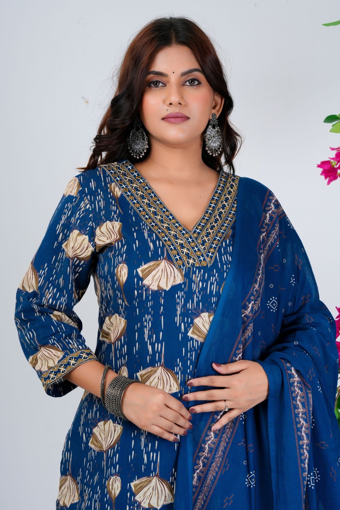 Floral Printed Pure Cotton Kurta With Trousers & Dupatta