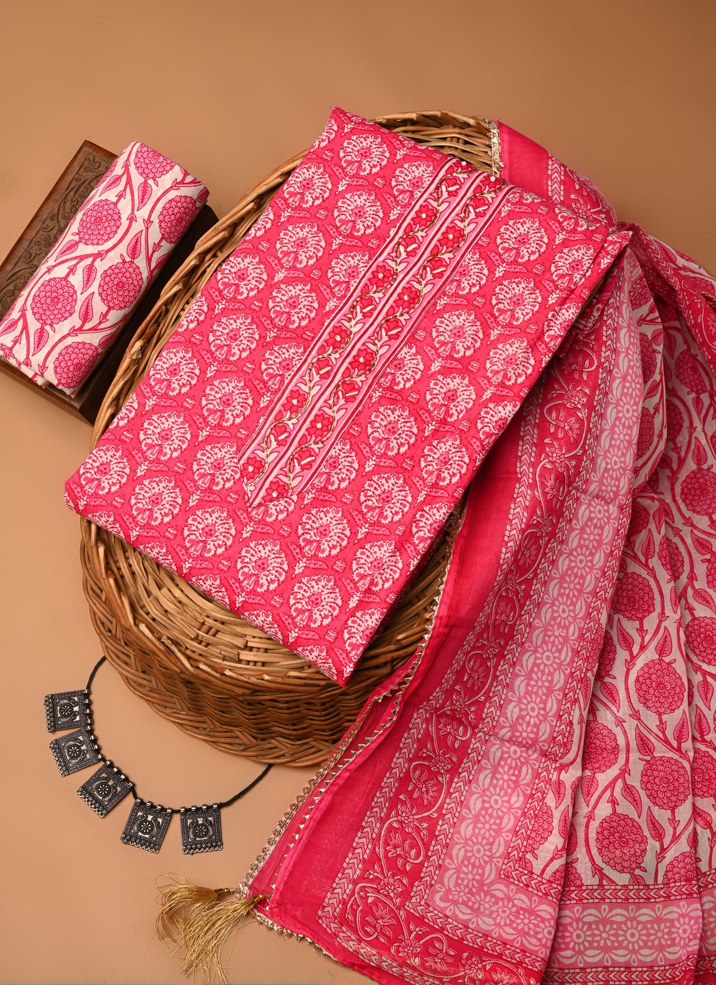 Pink Organic Cotton Suit With Gota Patti Work (24)