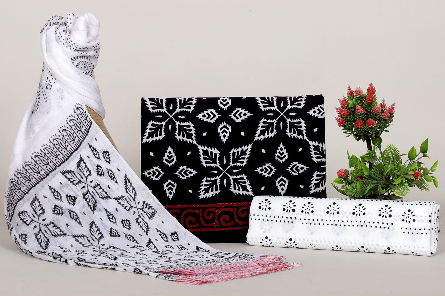 Hand Print Organic Cotton Suit With Chiffon Dupatta (35)