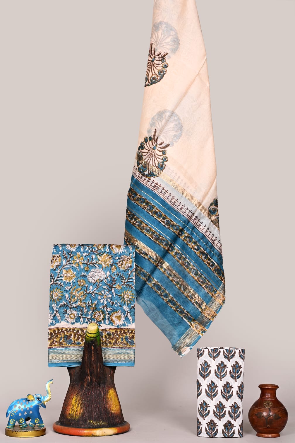 Elegant Maheshwari Silk Suit -Traditional Grace with Modern Touch