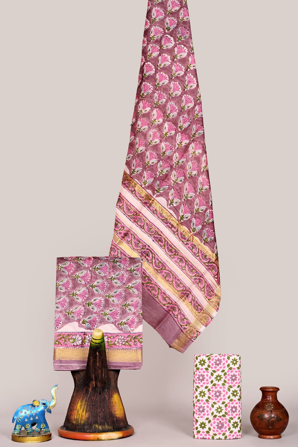 Handloom Maheshwari Silk Suit with Zari Border