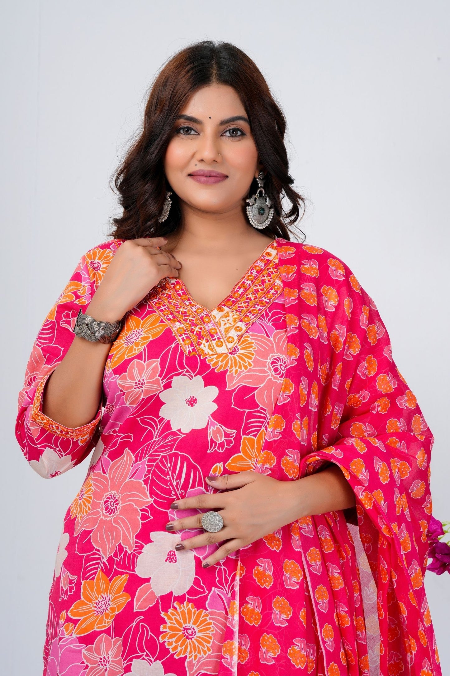 Floral Printed Pure Cotton Kurta With Trousers & Mulmul Dupatta 3