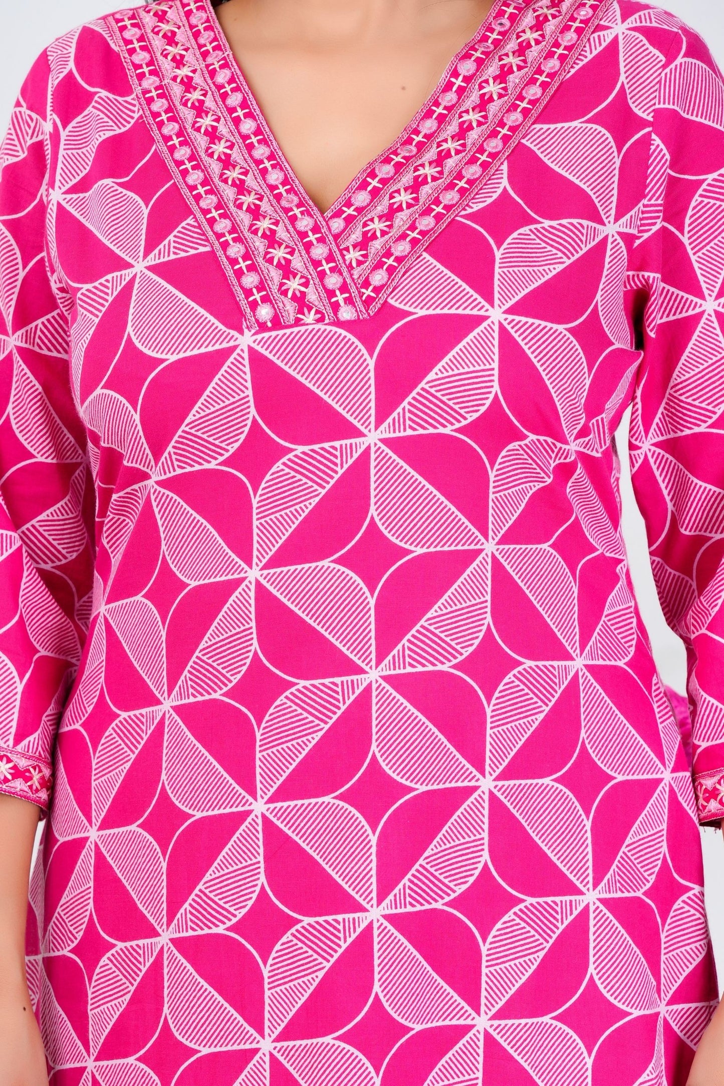 Floral Printed Pure Cotton Kurta With Trousers & Mulmul Dupatta