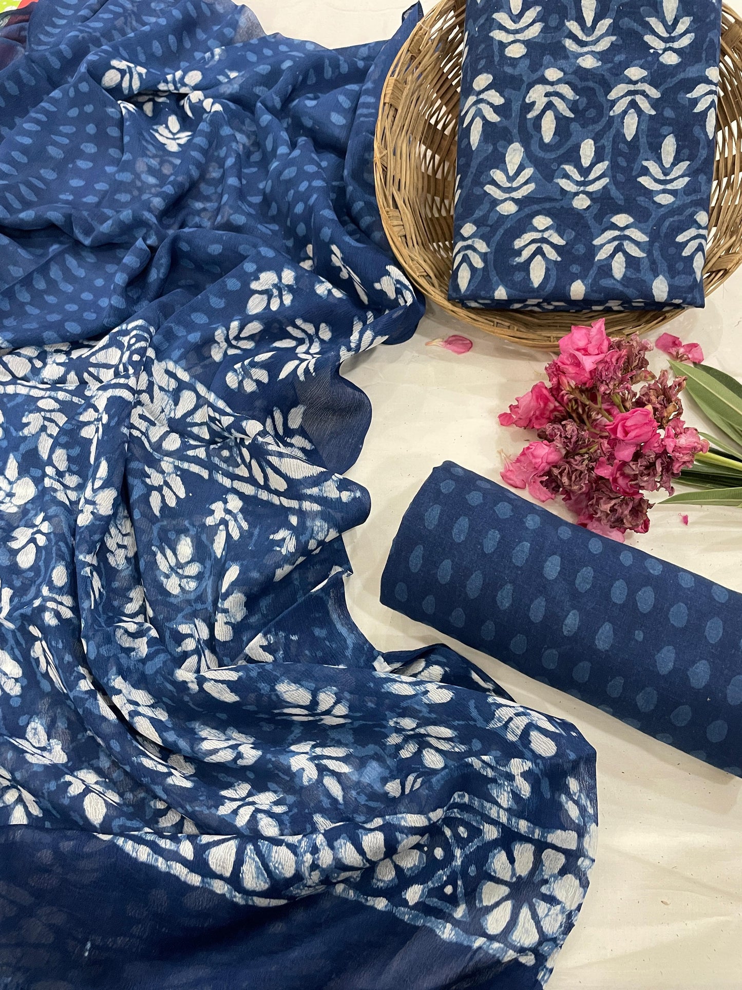 Dabu Hand Print Cotton Suit With Chiffon Dupatta (59)