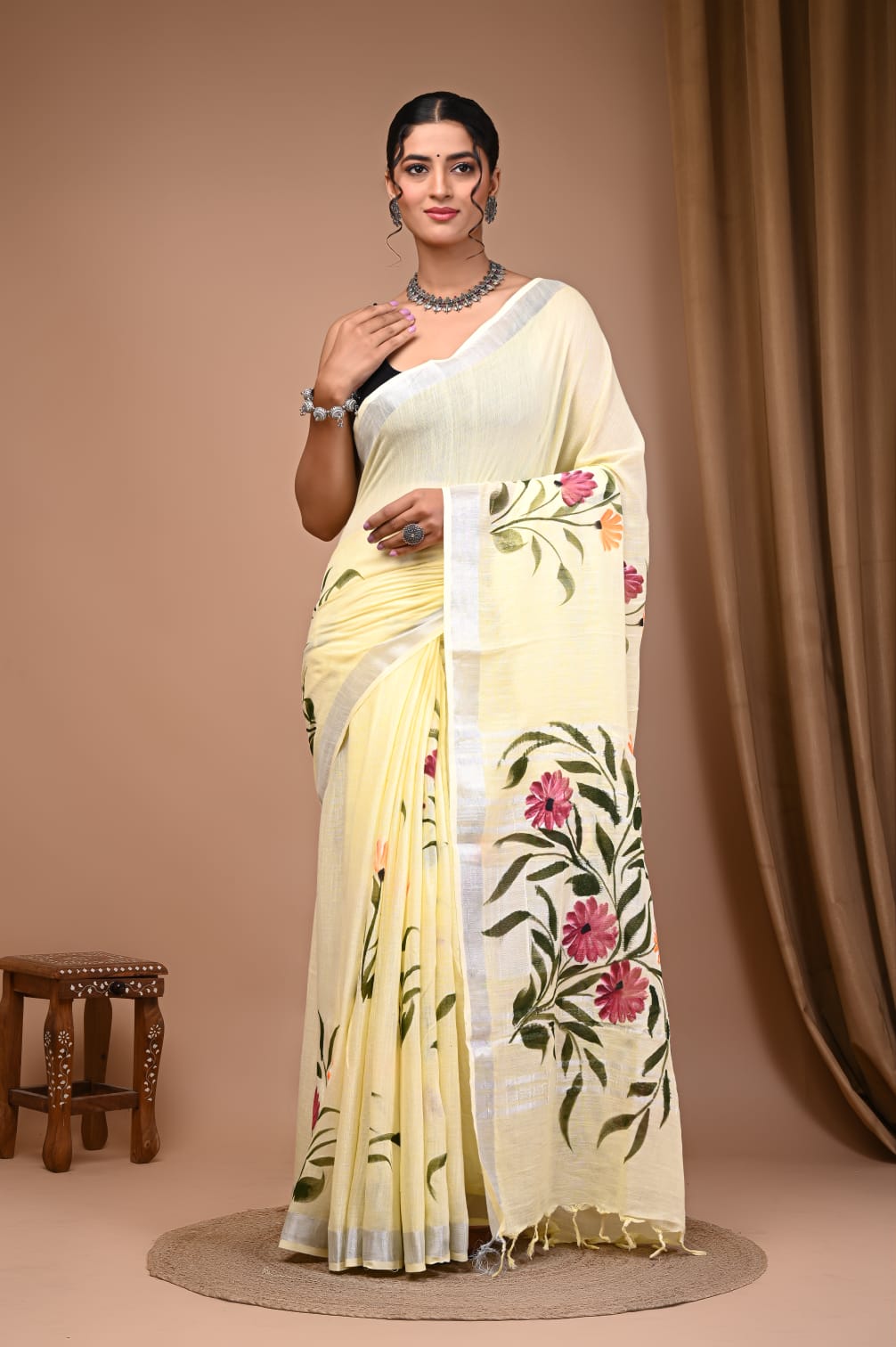 Handcrafted Linen Saree With Ethnic Prints - Pure & Timeless