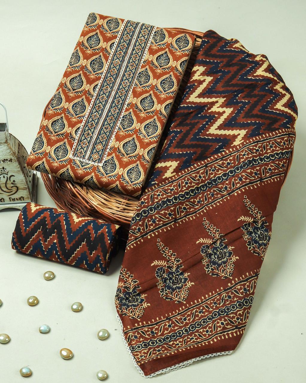 Organic Cotton Suit With Gota Patti Work (6)