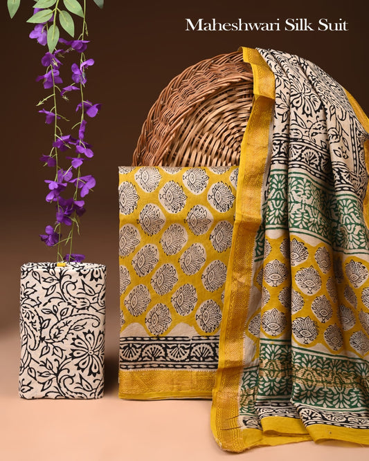 Elegant Maheshwari Silk Suit -Traditional Grace with Modern Touch