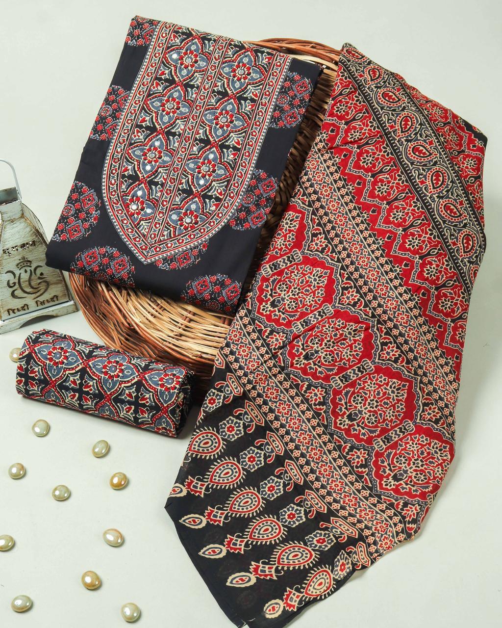 Organic Cotton Suit With Gota Patti Work (20)