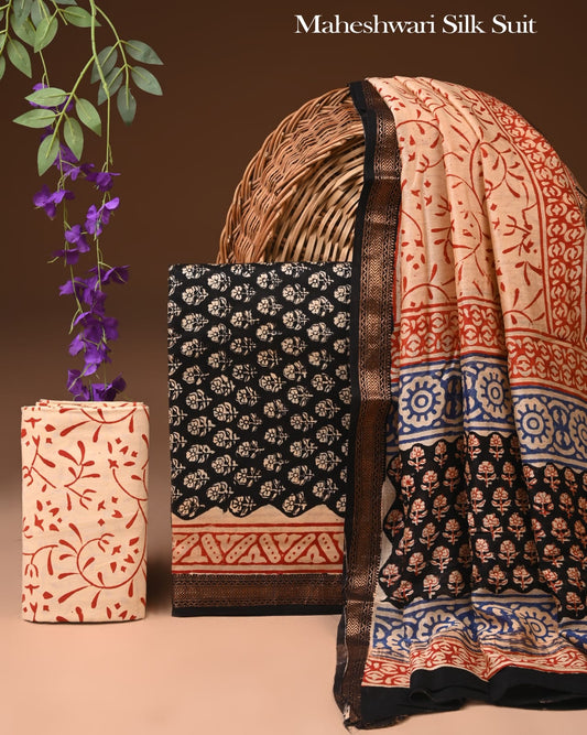 Premium Hand Block Printed Maheshwari Silk Geecha Border