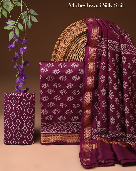 Handloom Maheshwari Silk Suit with Zari Border